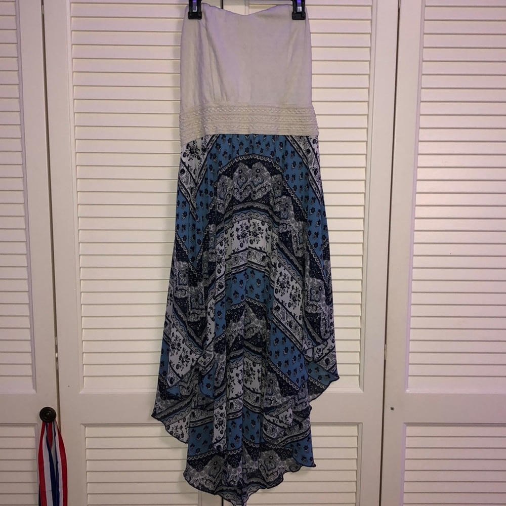 blue/white dress